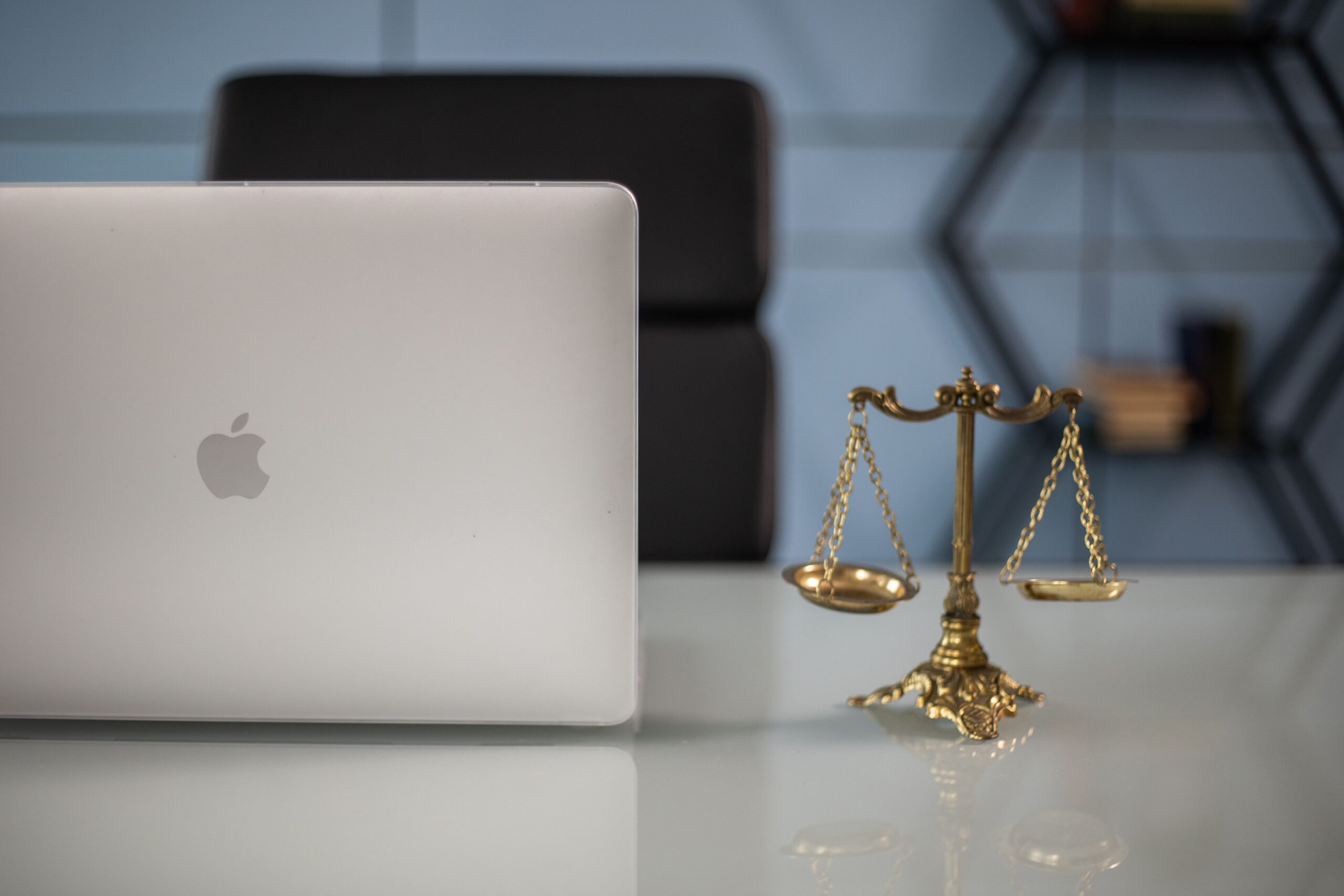 Do I Need a Real Estate Lawyer Before Making an Offer on a House in Mississauga